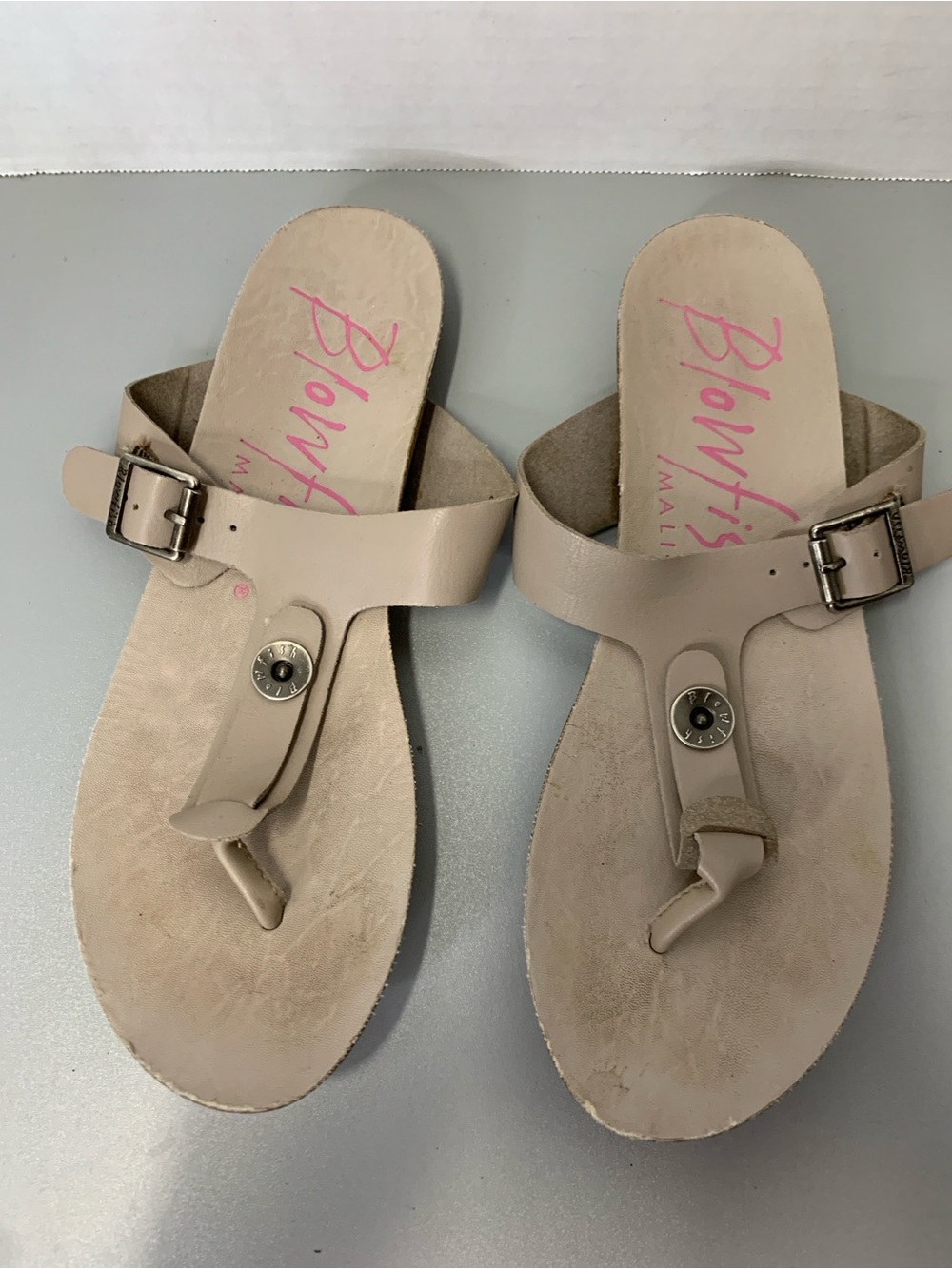 Blowfish Women's Neutral Grey Toe-Ring Sandals Size 8.5